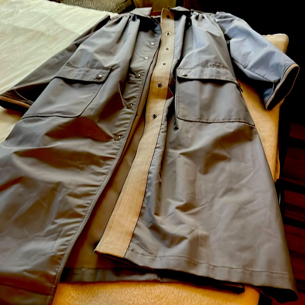 Valentino Rain Trench Coat • Vintage • Gray•